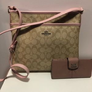 Coach File Crossbody EUC